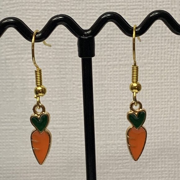 Carrot Earring, Vegetable Earring, Easter Earring, Gift Idea, Funny Food Earring - Picture 3 of 5